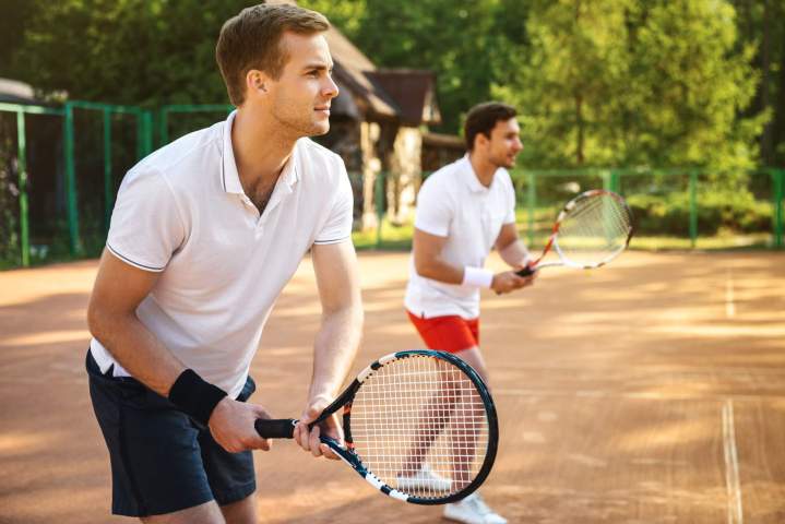 Play tennis and football in Fontainebleau