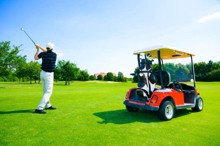 Playing golf in Fontainebleau