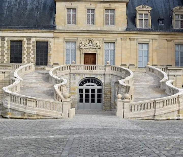 Leisure and discoveries around the hotel in Fontainebleau
