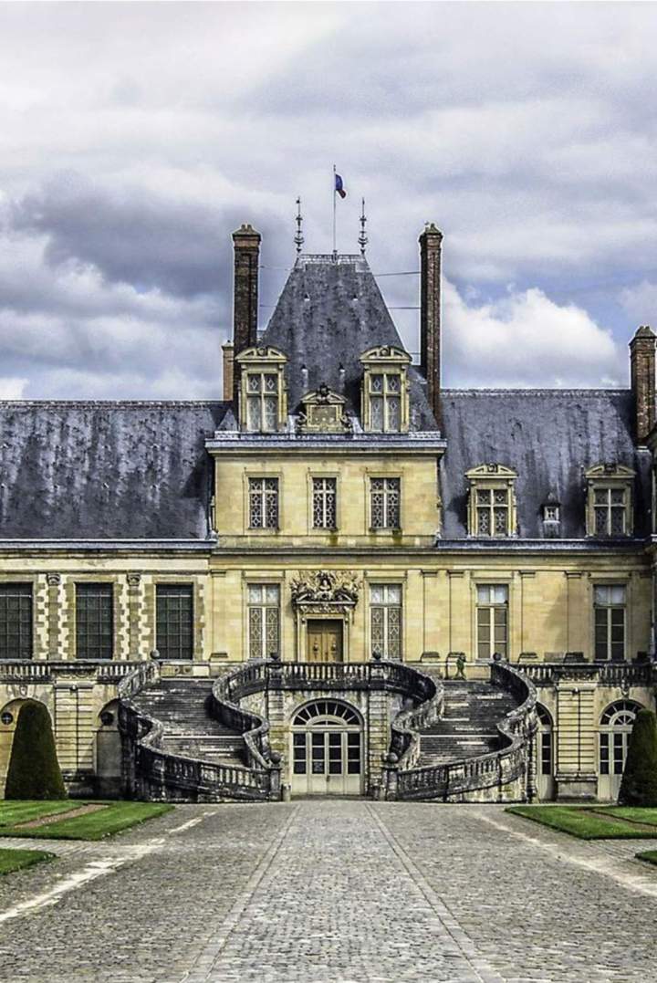 Leisure and discoveries around the hotel in Fontainebleau